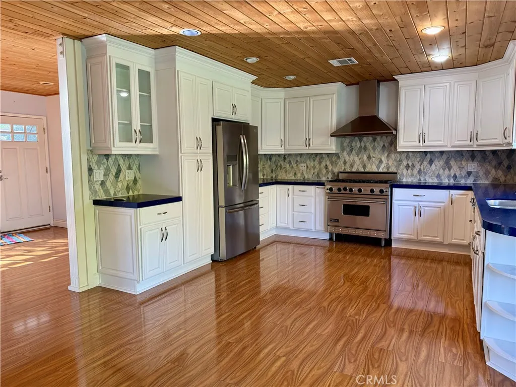 Additional image 35 of 22329 Kittridge St, Woodland Hills, CA 91303