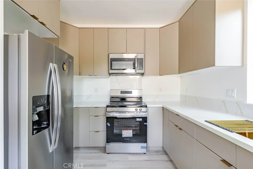 Additional image 11 of 17428 Roscoe Boulevard, Northridge, CA 91325