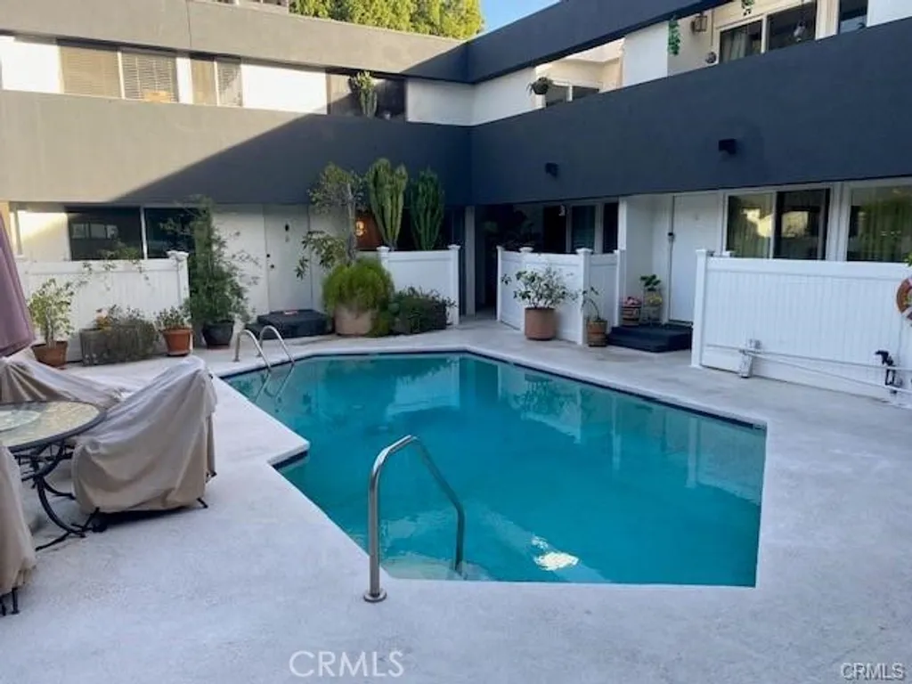 Additional image 3 of 5144 Zelzah Unit 3, Encino, CA 91316