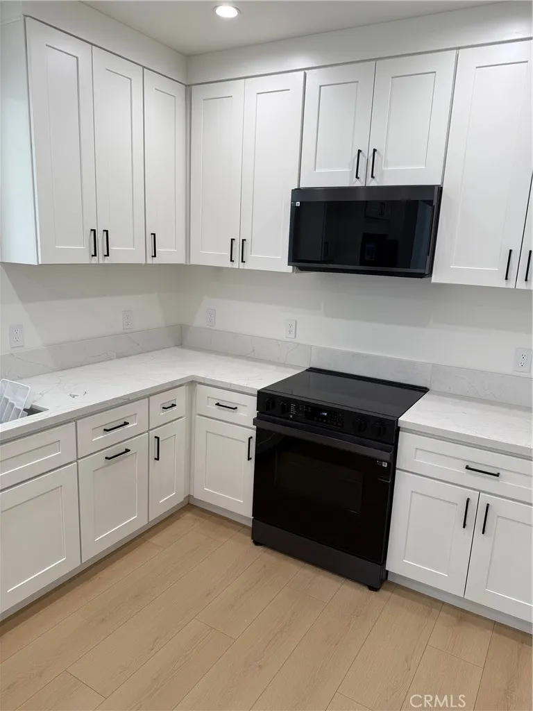 Additional image 36 of 8546 Vanalden, Northridge, CA 91324