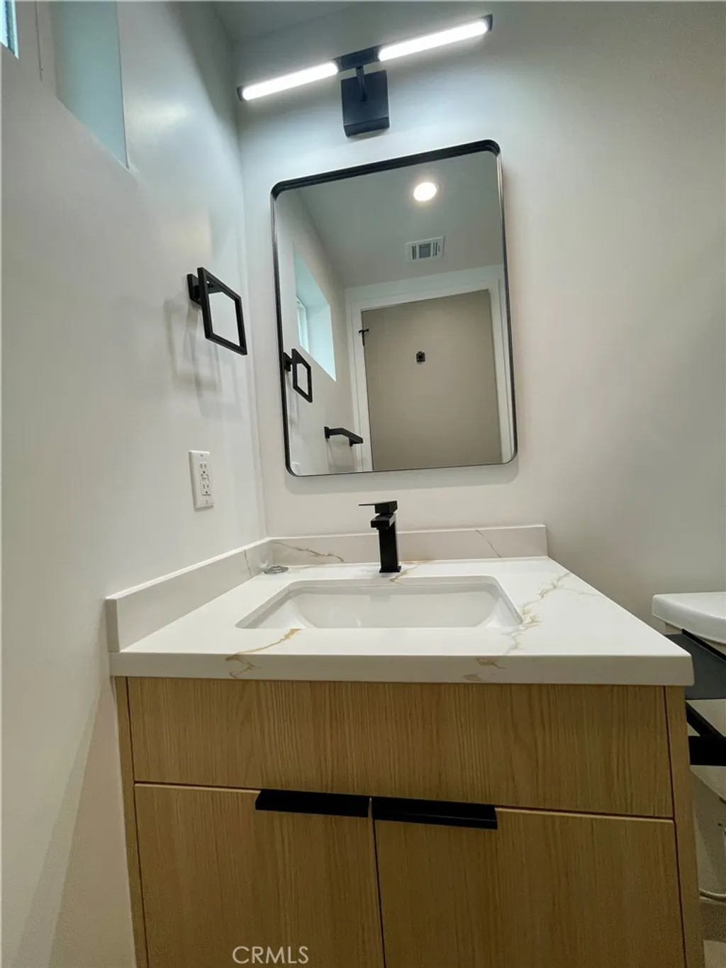 Additional image 10 of 611 W 41st Place Unit 1/2, Los Angeles, CA 90037