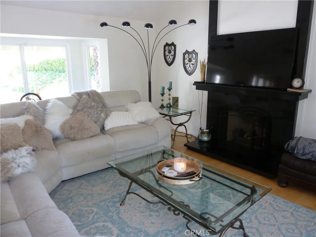 Additional image 4 of 411 Newcastle Street, Thousand Oaks, CA 91361