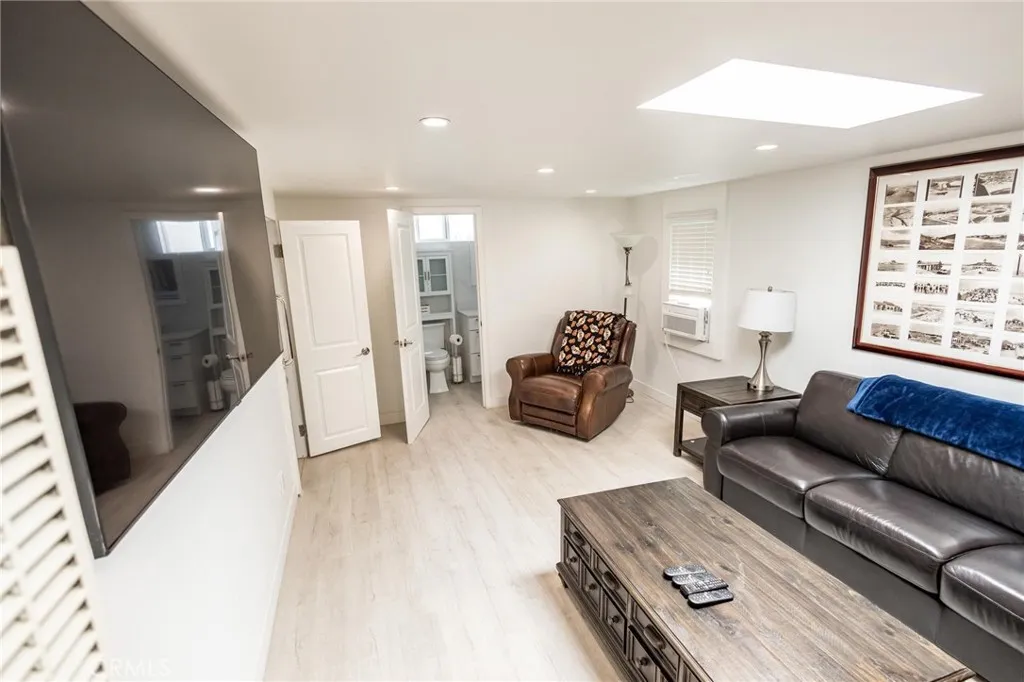 Additional image 12 of 1825 W Balboa Blvd, Newport Beach, CA 92663