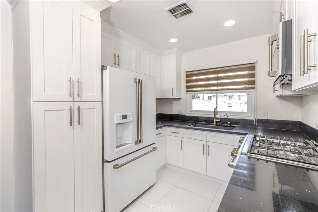 Additional image 8 of 624 Hawthorne Street Unit A, Glendale, CA 91204