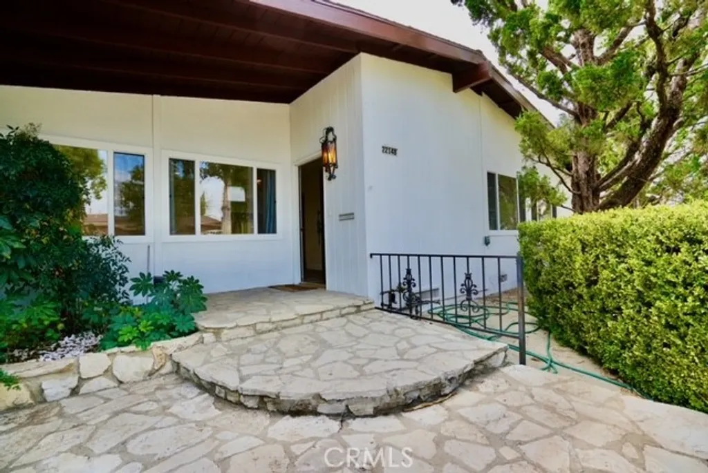 Additional image 2 of 22148 Welby Way, Woodland Hills, CA 91303