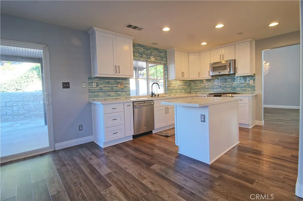 Additional image 25 of 29572 Clear View Ln, Highland, CA 92346