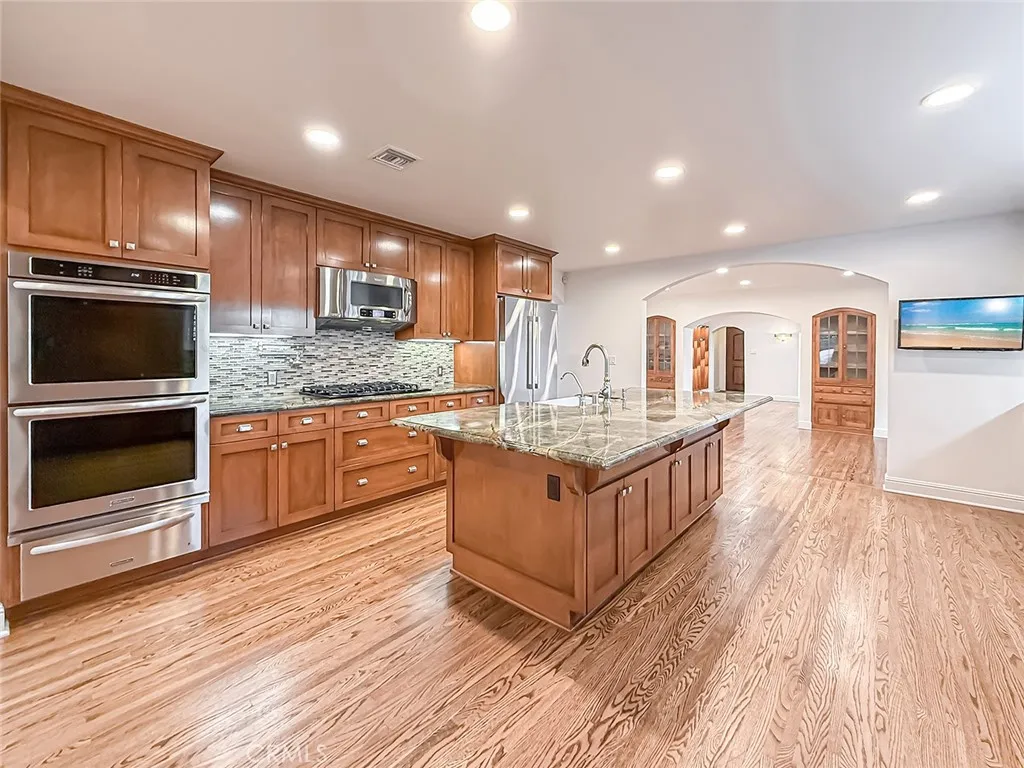 Additional image 18 of 15452 Varden, Sherman Oaks, CA 91403