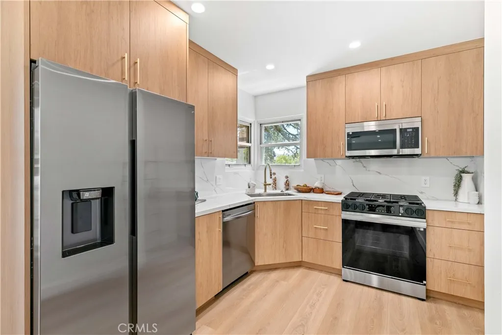 Additional image 20 of 2105 N Pass Ave, Burbank, CA 91505