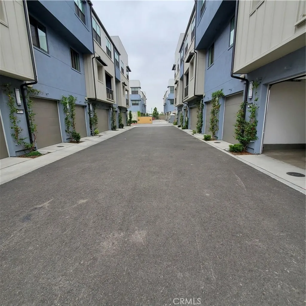 Additional image 22 of 944 N Divino Privado, Ontario, CA 91764