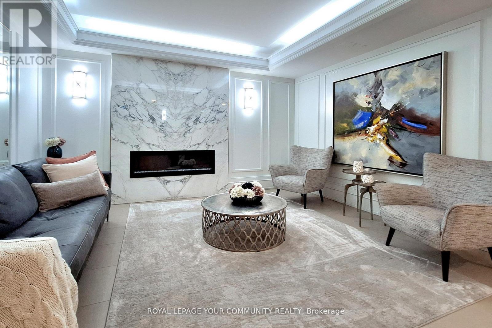 205 - 309 MAJOR MACKENZIE DRIVE|Richmond Hill (Harding), Ontario L4C9V5