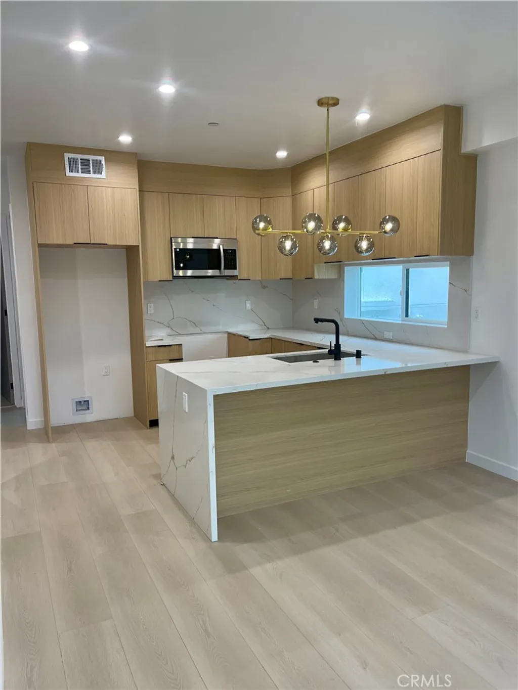 Additional image 3 of 611 W 41st Place, Los Angeles, CA 90037