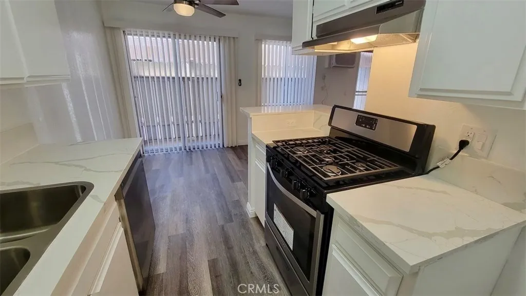 Additional image 18 of 14817 Sylvan Street Unit 3, Van Nuys, CA 91411