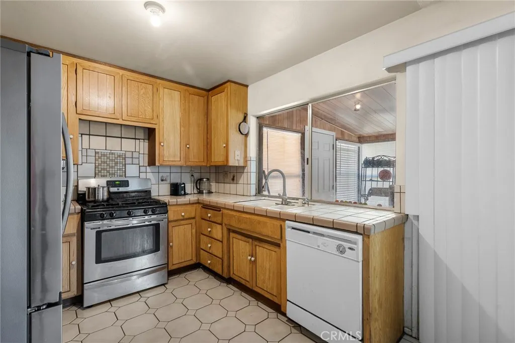 Additional image 13 of 663 Eston Place, Lancaster, CA 93535