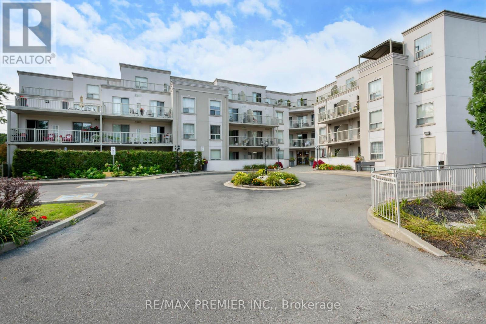 205 - 250 PINE GROVE ROAD|Vaughan (Islington Woods), Ontario L4L9M6