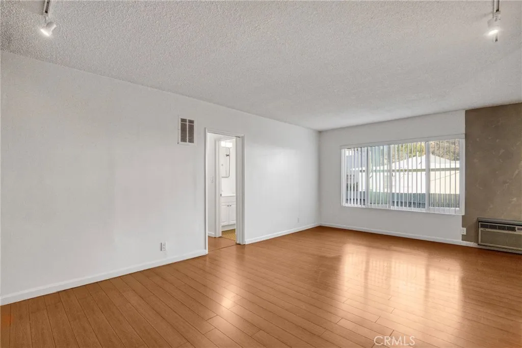 Additional image 6 of 6643 De Longpre Unit 5, Los Angeles, CA 90028