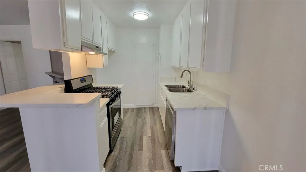 Additional image 17 of 14817 Sylvan Street Unit 3, Van Nuys, CA 91411