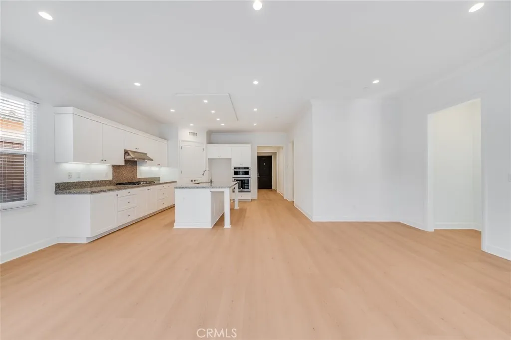 Additional image 40 of 64 Meander, Irvine, CA 92620