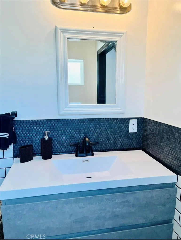 Additional image 16 of 7325 Matilija Avenue, Van Nuys, CA 91405