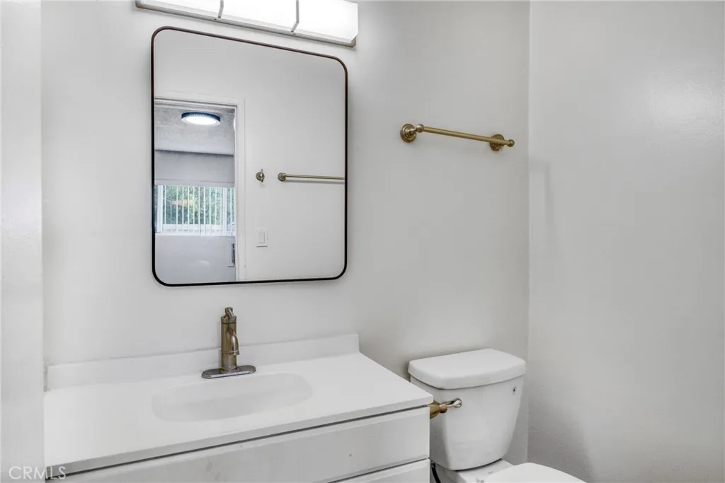 Additional image 33 of 6643 De Longpre Unit 5, Los Angeles, CA 90028