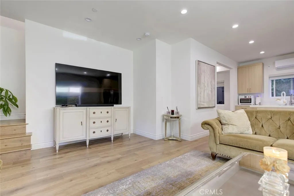 Additional image 23 of 5208 Goodland, Valley Village, CA 91607