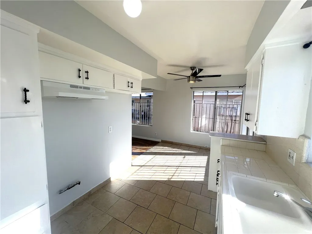 Additional image 21 of 620 W 82nd St Unit 9, Los Angeles, CA 90044