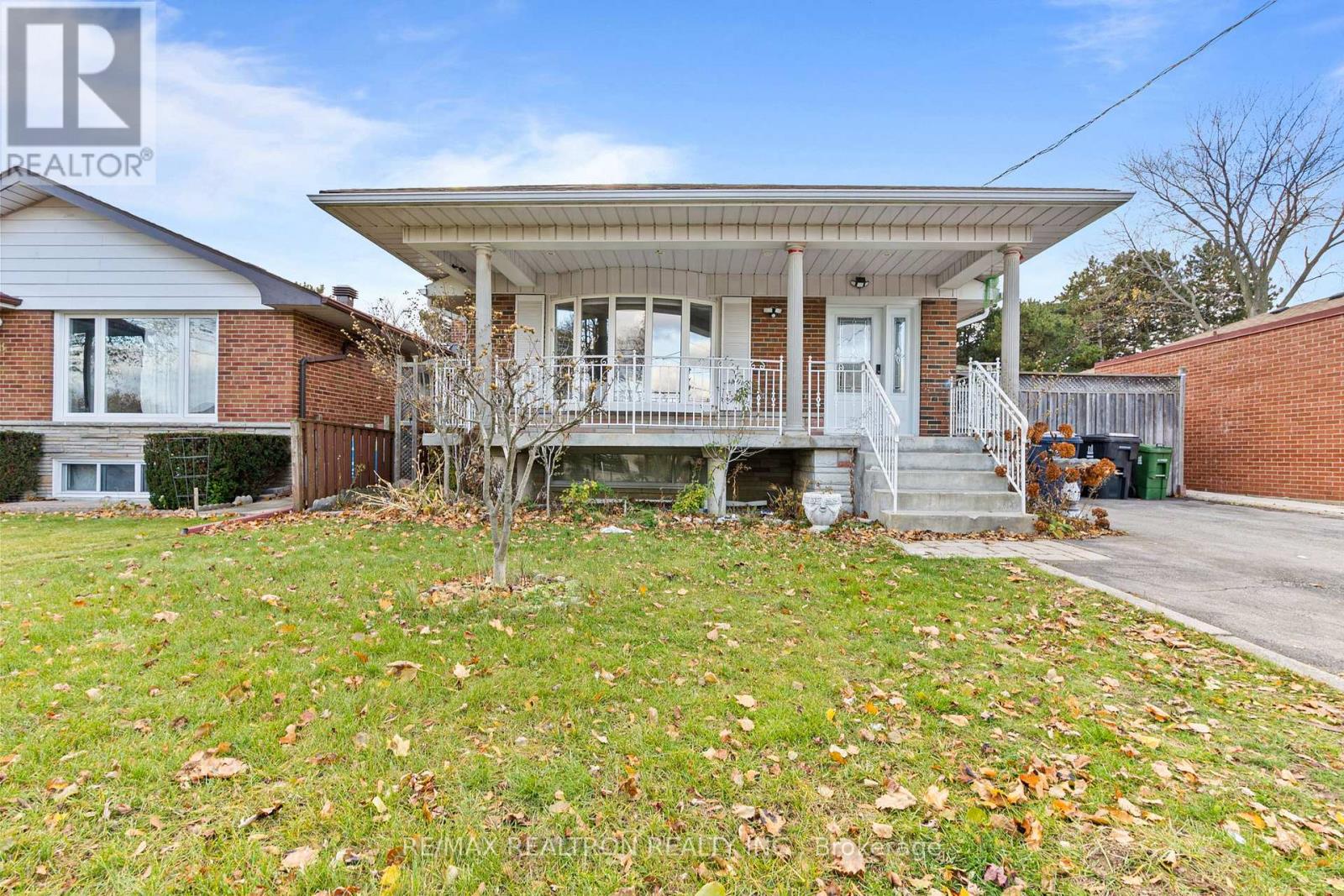 Property image for 70 MORAINE HILL DRIVE|Toronto (Tam O'Shanter-Sullivan), Ontario M1T2A2