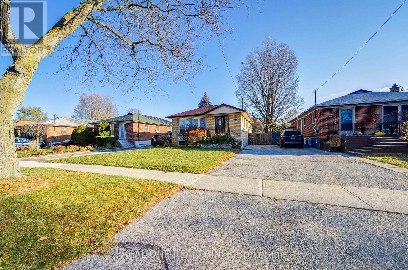 73 FARMBROOK ROAD|Toronto (Woburn), Ontario M1J2S6