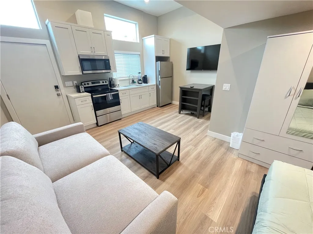 Additional image 3 of 3335 Triangle Place Unit B, Glendale, CA 91208