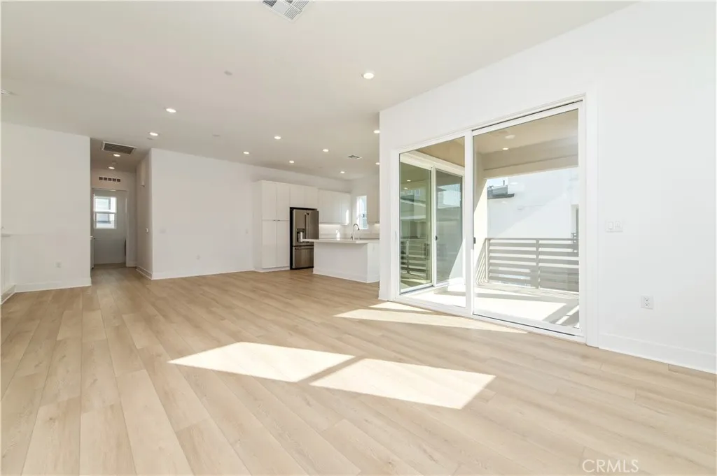 Additional image 16 of 108 Tiffin, Irvine, CA 92618