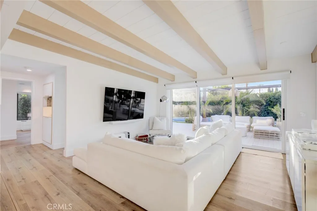 Additional image 102 of 8161 Encino Avenue, Northridge, CA 91325