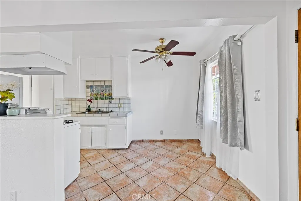 Additional image 24 of 330 W Laurel Street Unit C, Compton, CA 90220