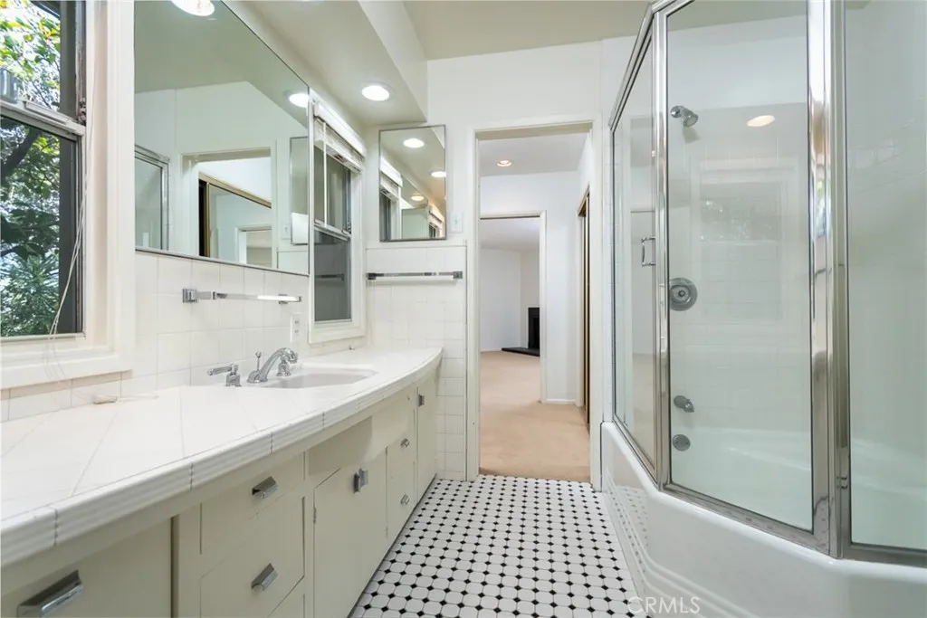 Additional image 11 of 3975 Madison Road, La Canada Flintridge, CA 91011