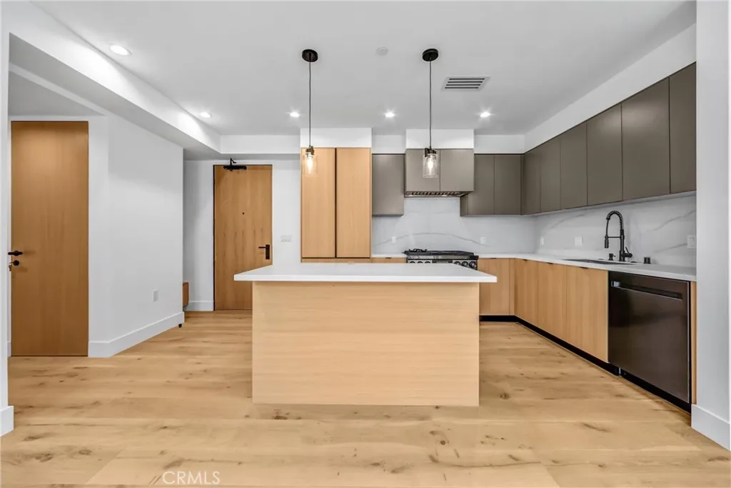 Additional image 62 of 10352 Riverside Drive Unit 203A, Toluca Lake, CA 91602