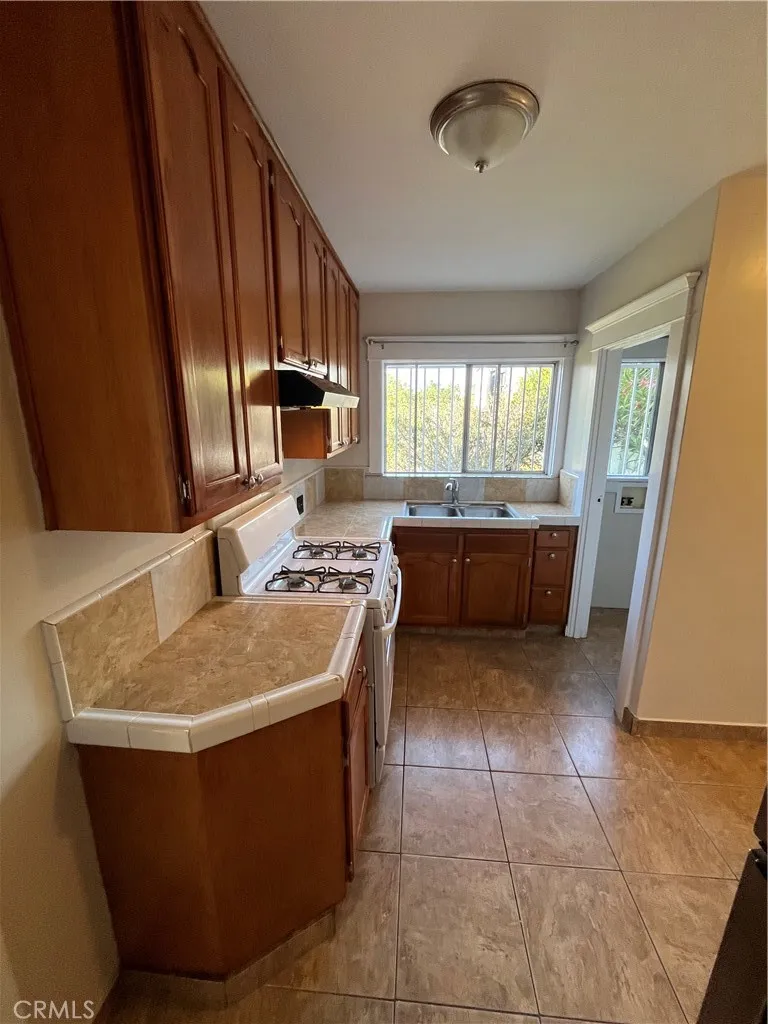 Additional image 70 of 1355 W 49th St, Los Angeles, CA 90037