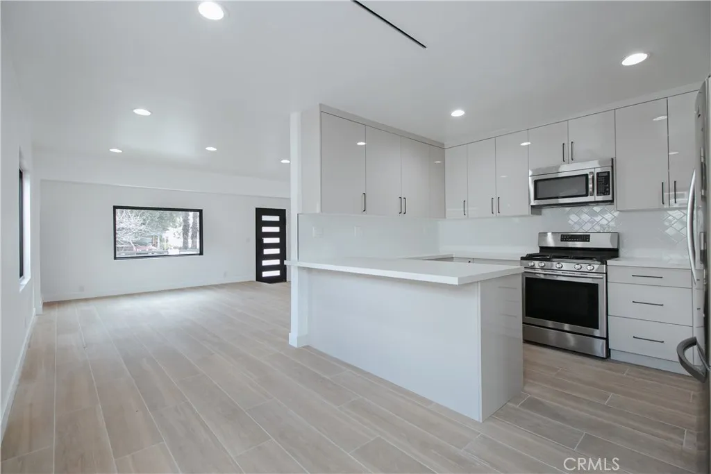 Additional image 6 of 8143 Hazeltine, Panorama City, CA 91402