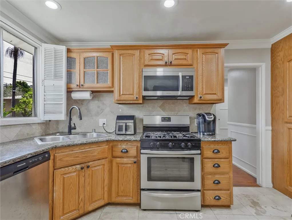 Additional image 35 of 3826 S Burnside Ave, Baldwin Hills, CA 90008