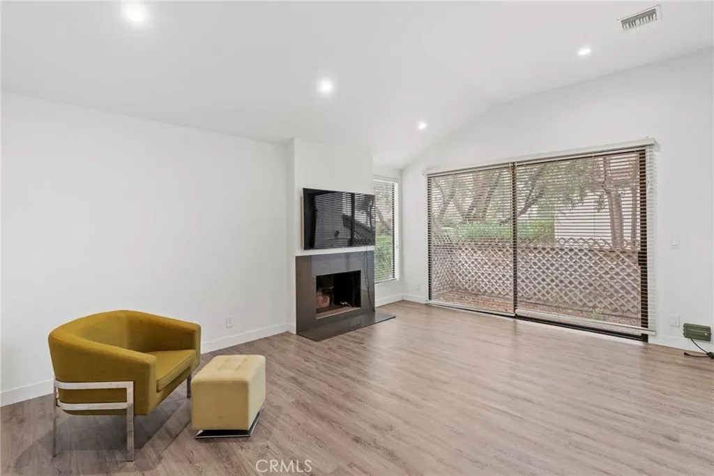 Additional image 53 of 5757 Owensmouth Unit 1, Woodland Hills, CA 91367