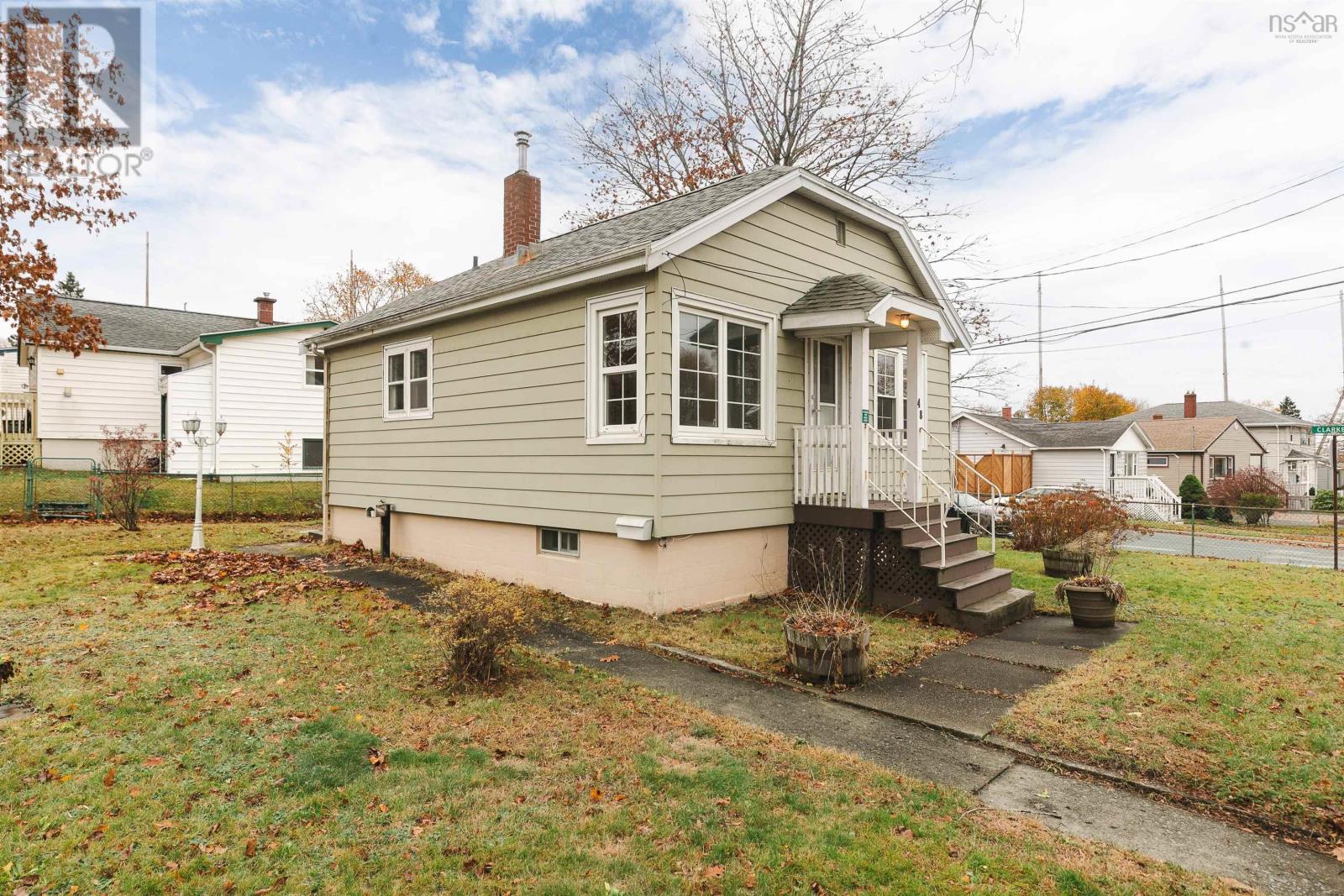 48 Woodland Avenue|Dartmouth, Nova Scotia B3A3J8