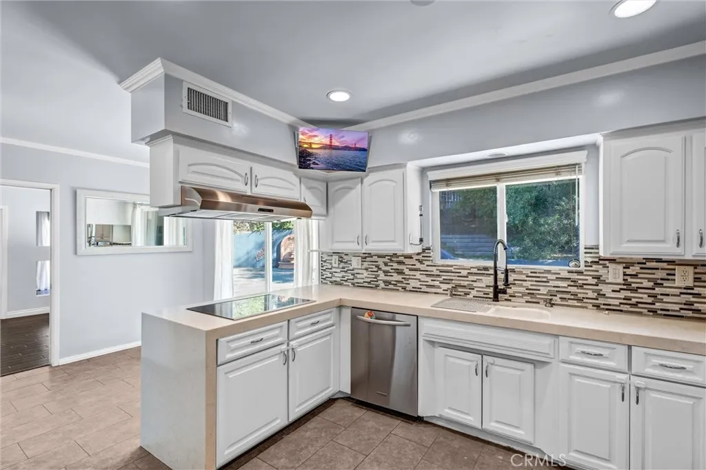 Additional image 7 of 4532 Topanga Canyon, Woodland Hills, CA 91364