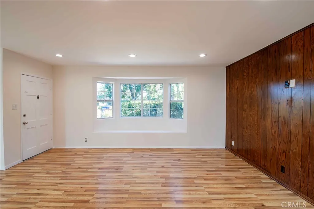 Additional image 13 of 6417 White Oak Ave, Reseda, CA 91335