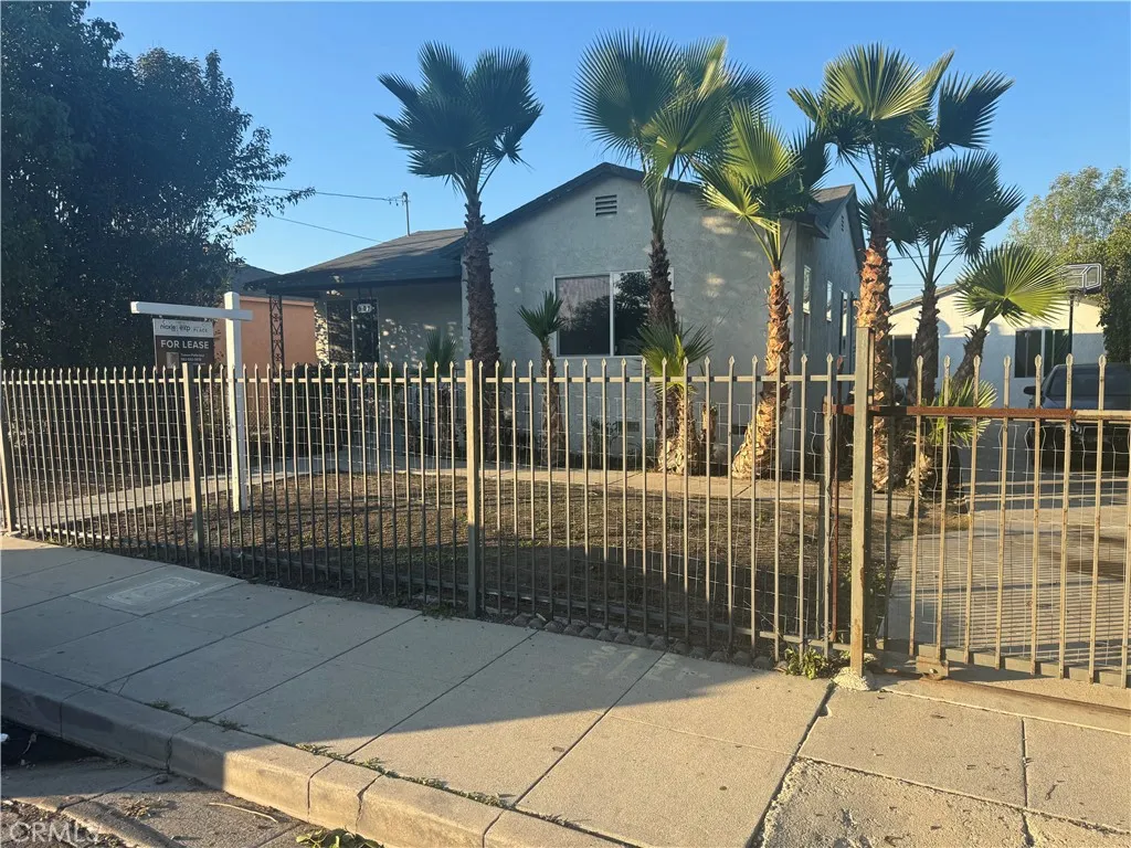 Additional image 2 of 907 W Arbutus Street, Compton, CA 90220