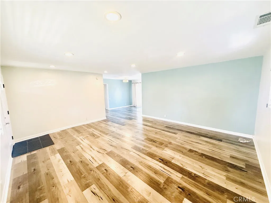 Additional image 5 of 23823 Victory Blvd, West Hills, CA 91307