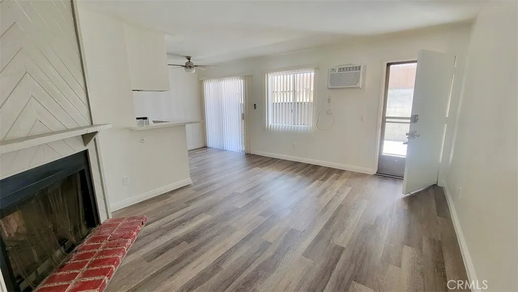 Additional image 5 of 14817 Sylvan Street Unit 3, Van Nuys, CA 91411