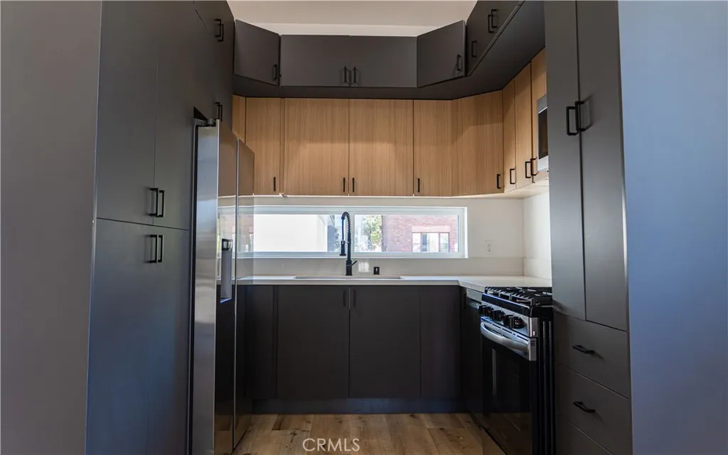 Additional image 23 of 121 S Coronado St, Los Angeles, CA 90057