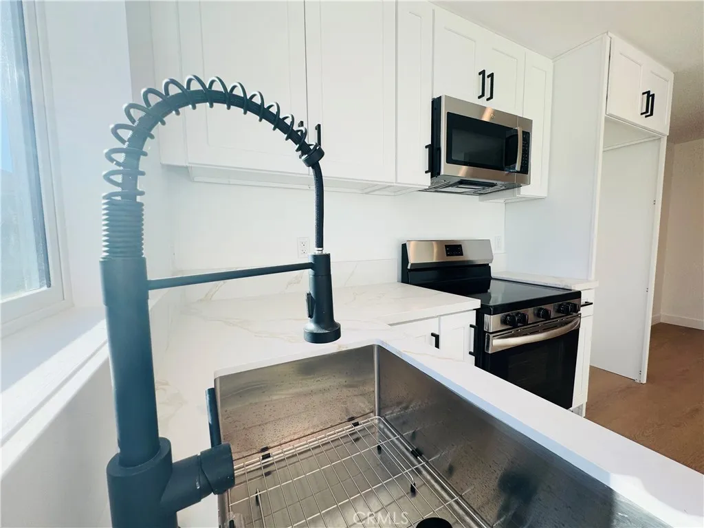 Additional image 10 of 6860 Aura Avenue, Reseda, CA 91335