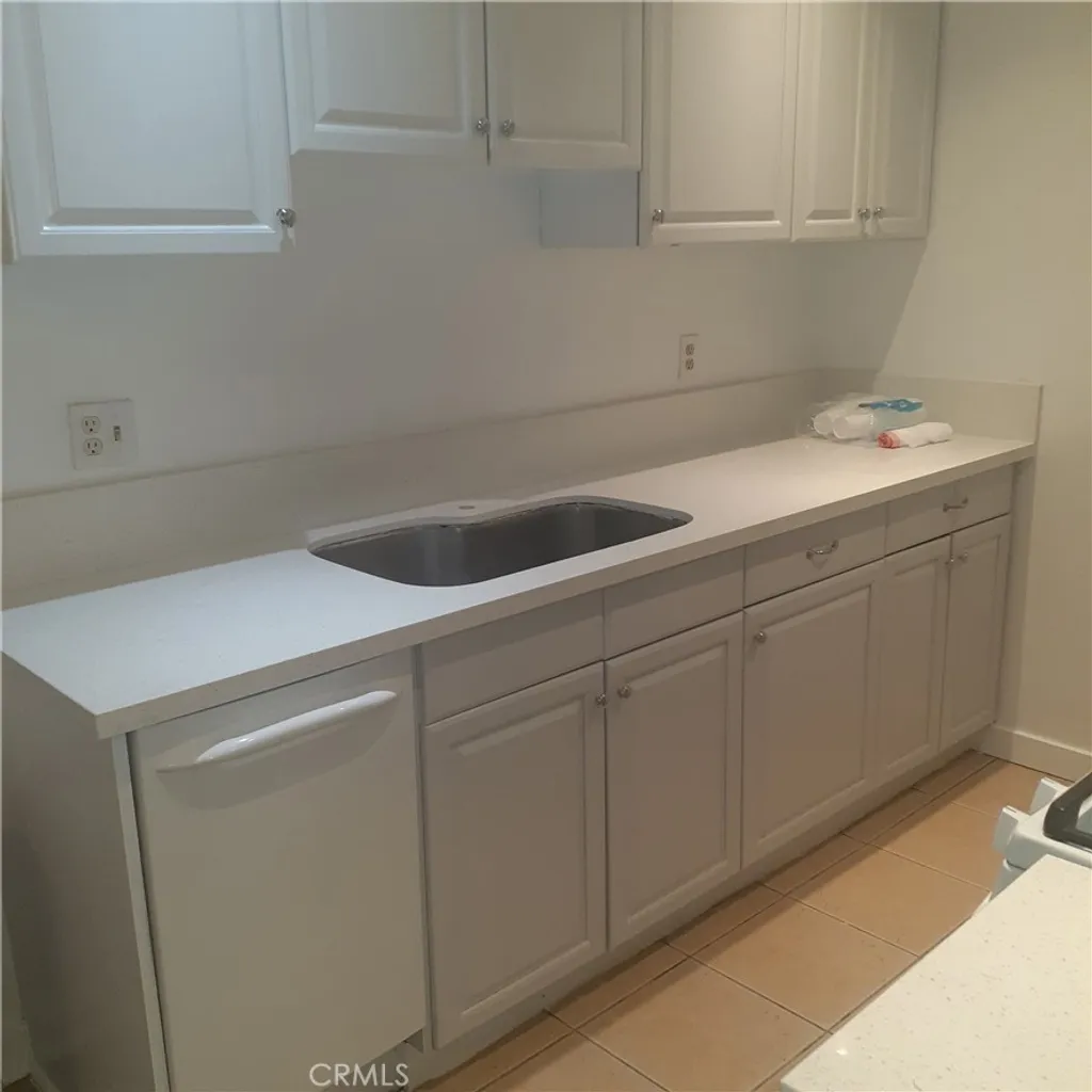 Additional image 4 of 2502 Manhattan Beach Boulevard Unit 7, Gardena, CA 90249