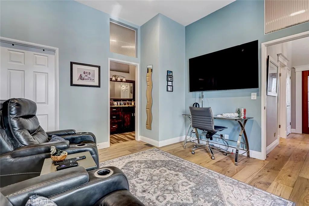 Additional image 92 of 718 S Broadway Unit C, Redondo Beach, CA 90277