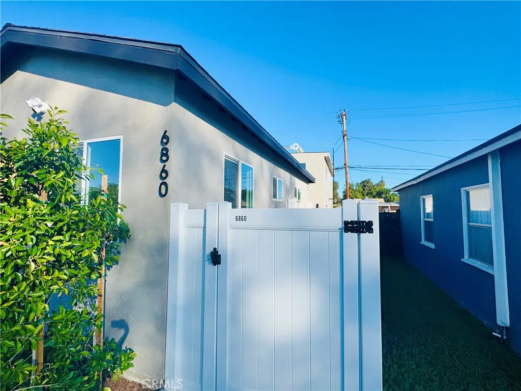 Additional image 3 of 6860 Aura Avenue, Reseda, CA 91335