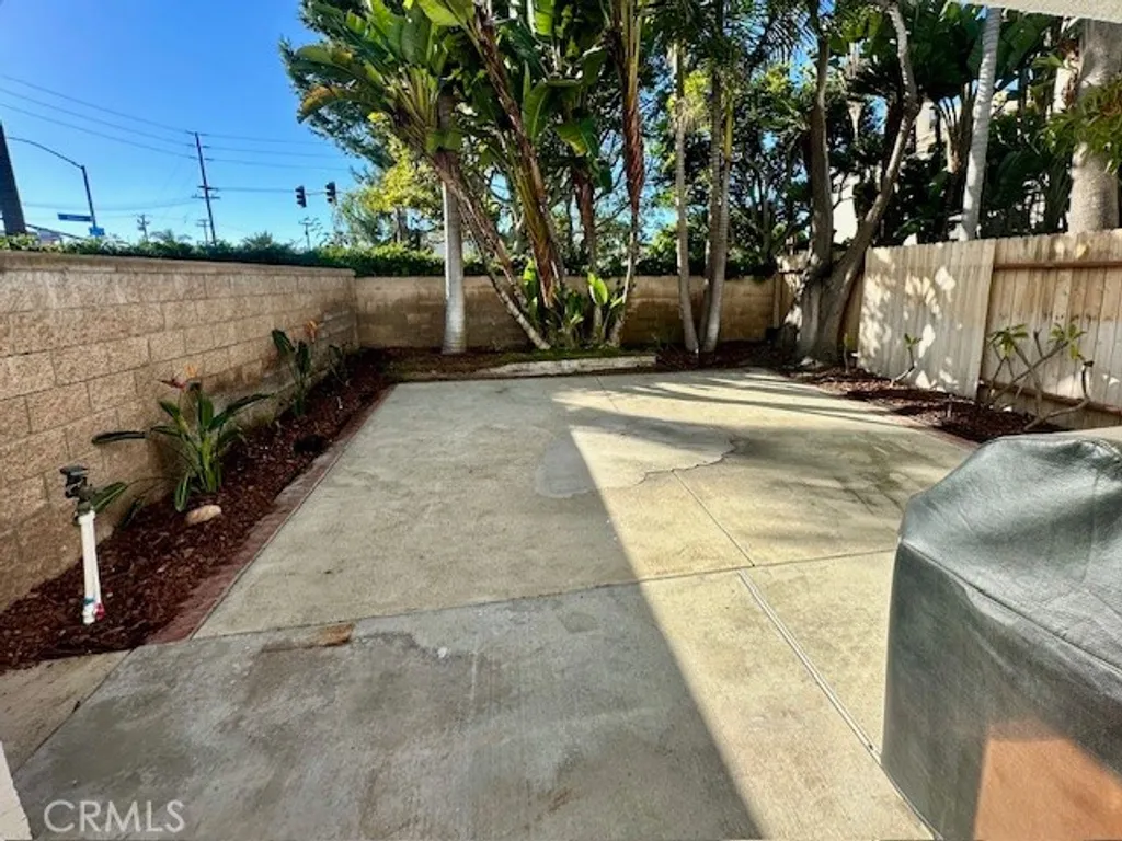 Additional image 14 of 111 Alabama St, Huntington Beach, CA 92648