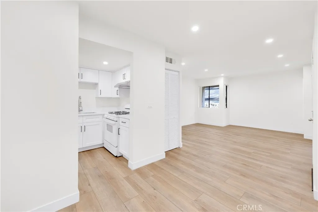 Additional image 3 of 1132 Elm Avenue Unit 108, Glendale, CA 91201